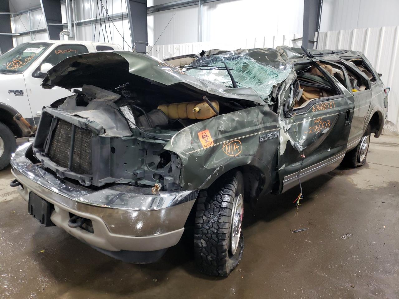 Photo 2 from auction – 2002 FORD EXCURSION with VIN 1FMNU43SX2EB40136