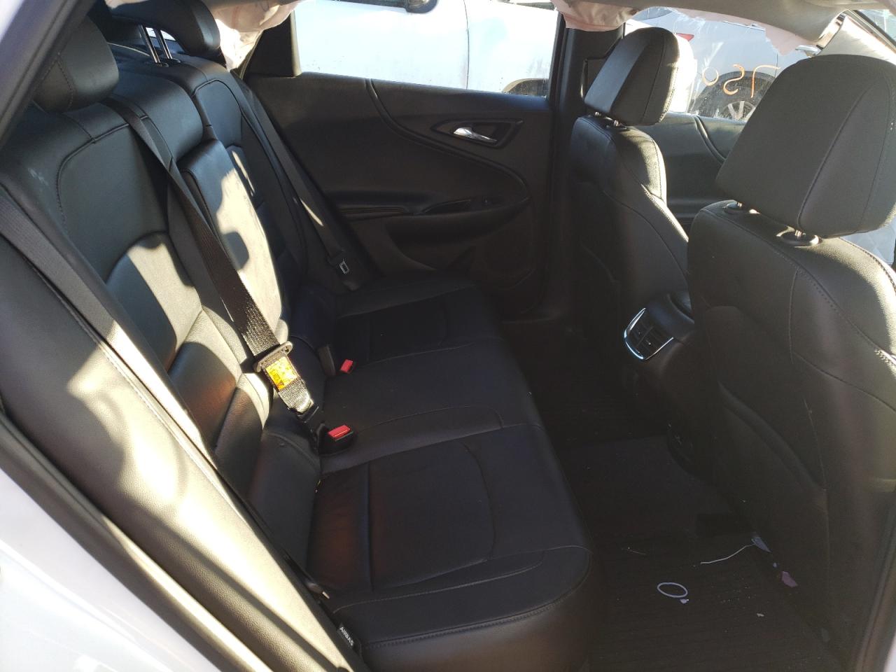Photo 6 from auction – 2017 CHEVROLET MALIBU LT with VIN 1G1ZE5ST5HF106183