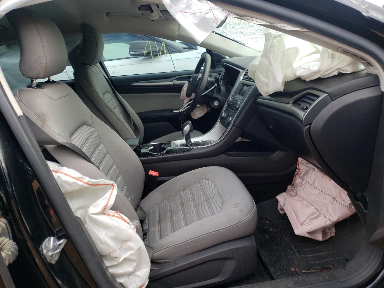 Photo 5 from auction – 2016 FORD FUSION S with VIN 3FA6P0G74GR274763