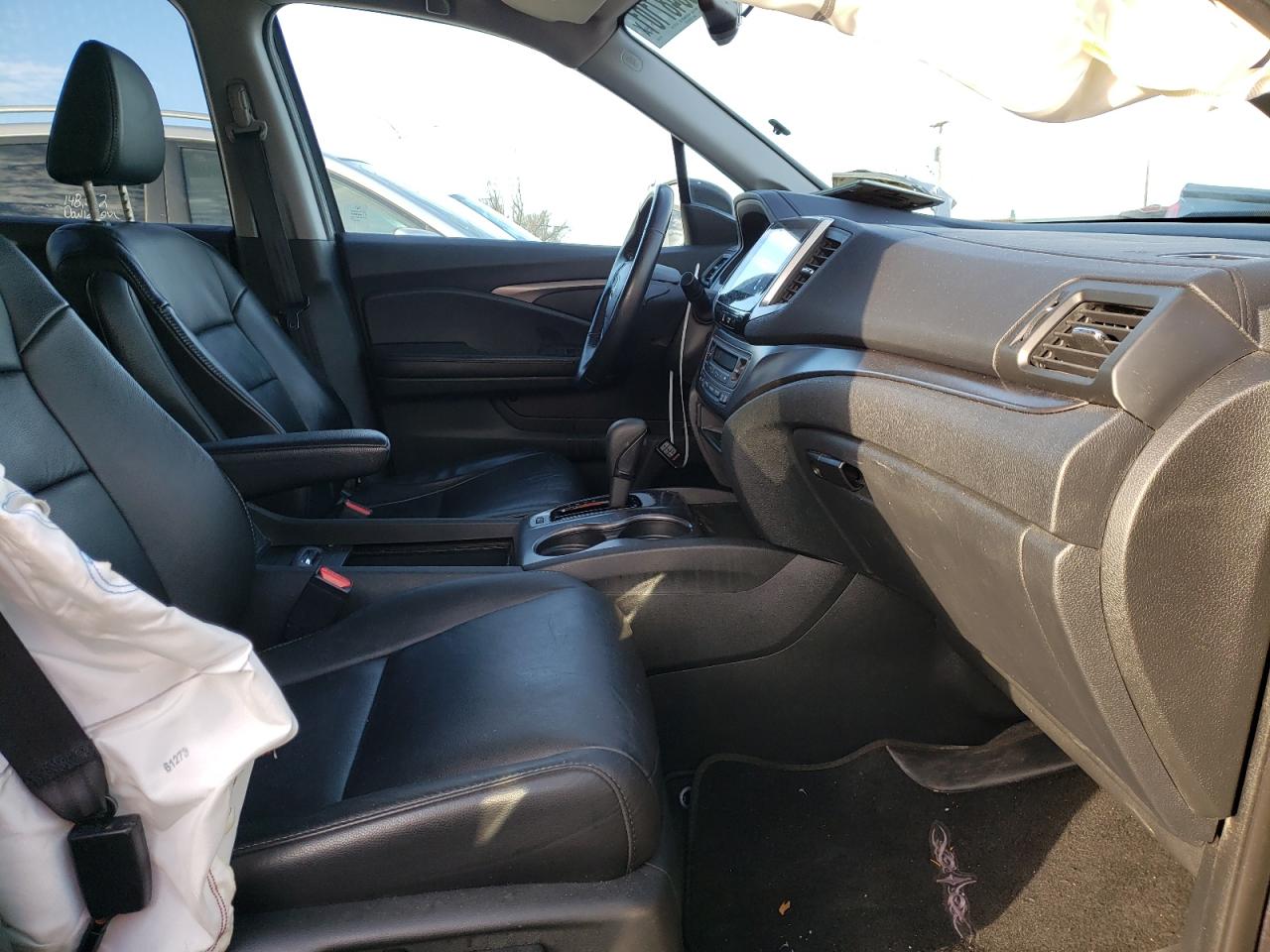 Photo 5 from auction – 2016 HONDA PILOT EXL with VIN 5FNYF6H58GB015524