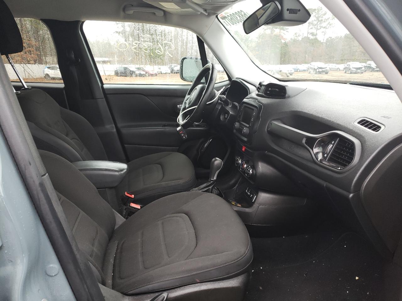 Photo 5 from auction – 2017 JEEP RENEGADE L with VIN ZACCJABB8HPE70460