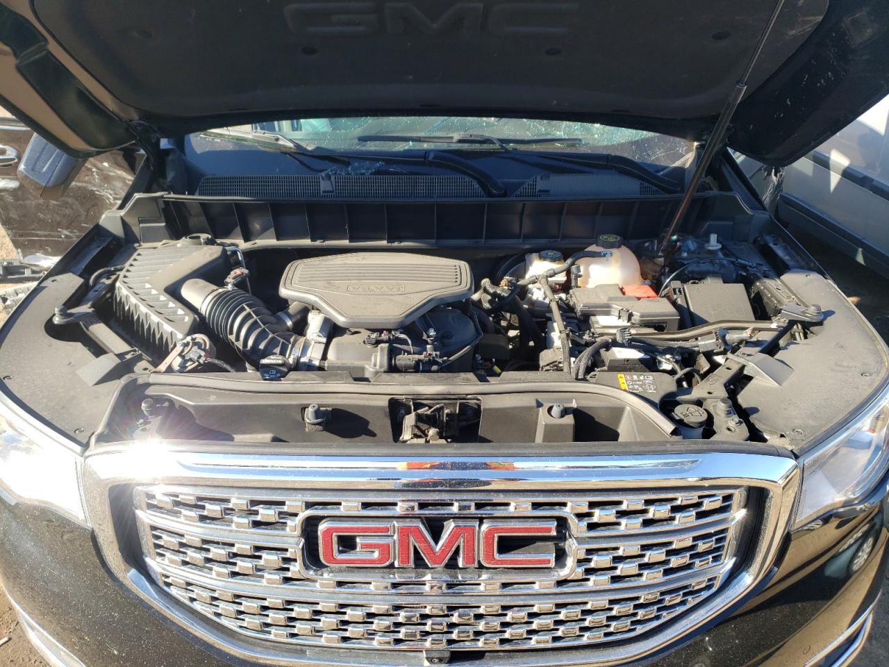 Photo 7 from auction – 2018 GMC ACADIA DEN with VIN 1GKKNXLS7JZ122193