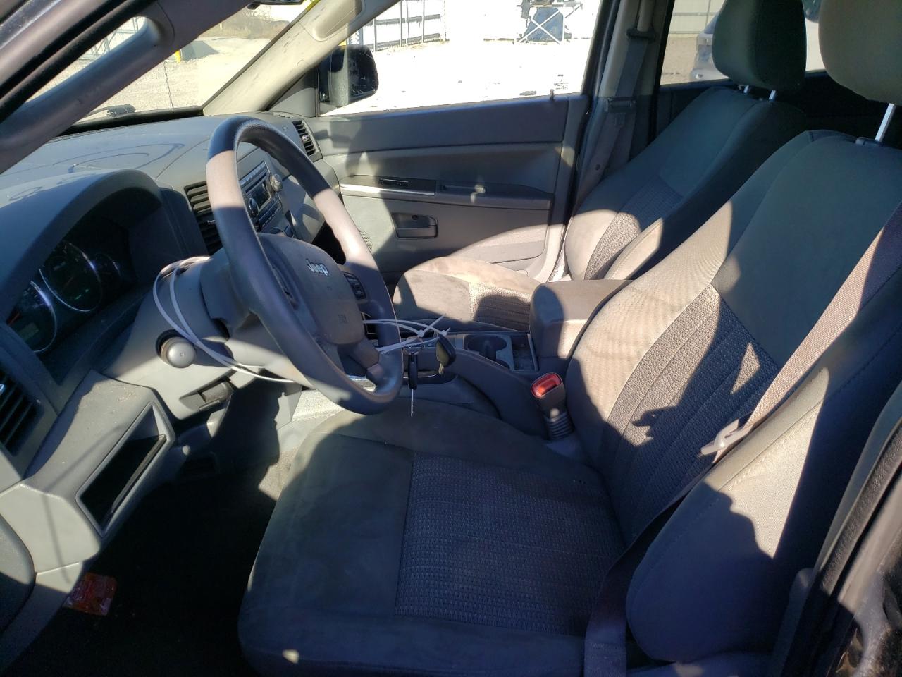 Photo 5 from auction – 2007 JEEP GRAND CHER with VIN 1J8GR48K17C656310