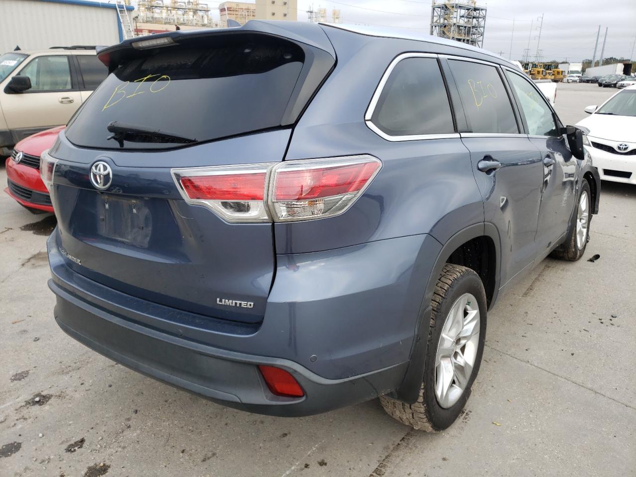 Photo 4 from auction – 2015 TOYOTA HIGHLANDER with VIN 5TDYKRFH0FS092103