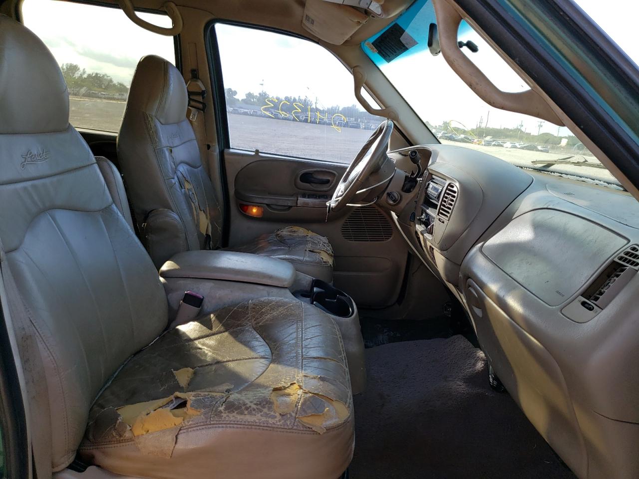 Photo 5 from auction – 2001 FORD F150 SUPER with VIN 1FTRW08LX1KE41581
