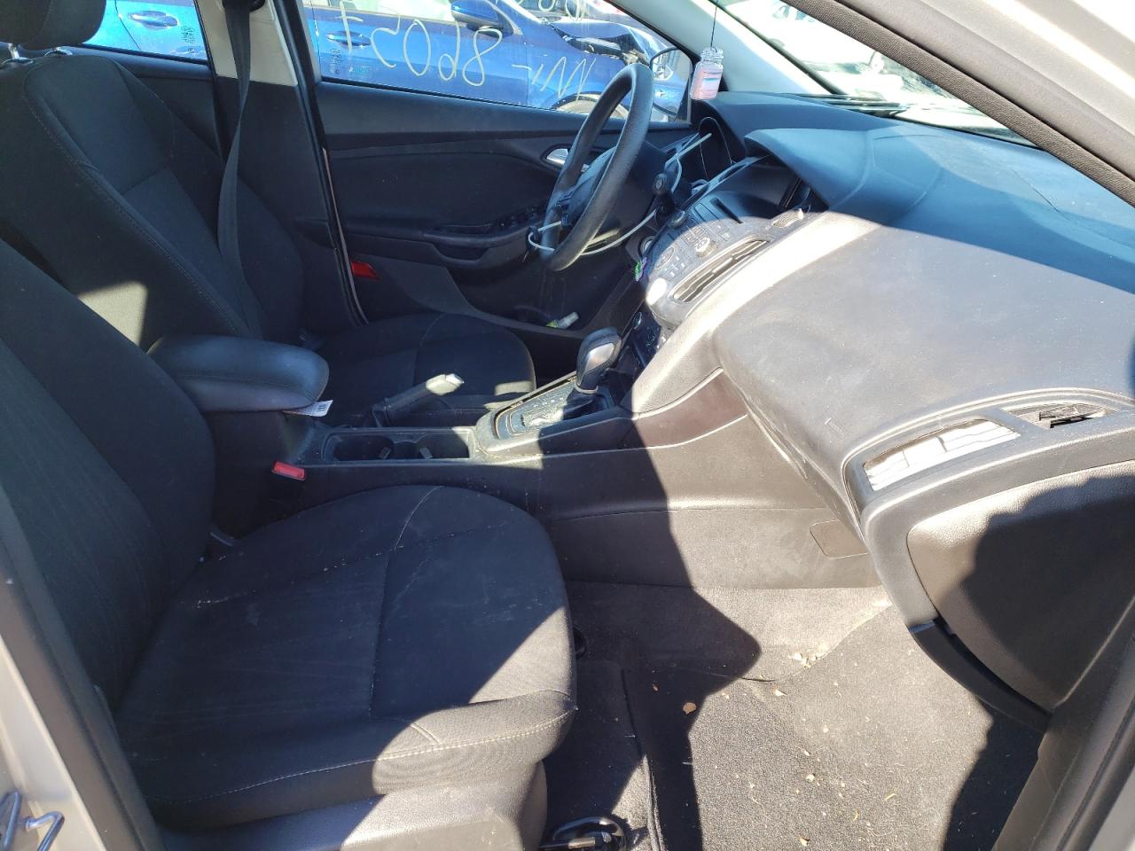 Photo 5 from auction – 2017 FORD FOCUS SE with VIN 1FADP3K23HL217023
