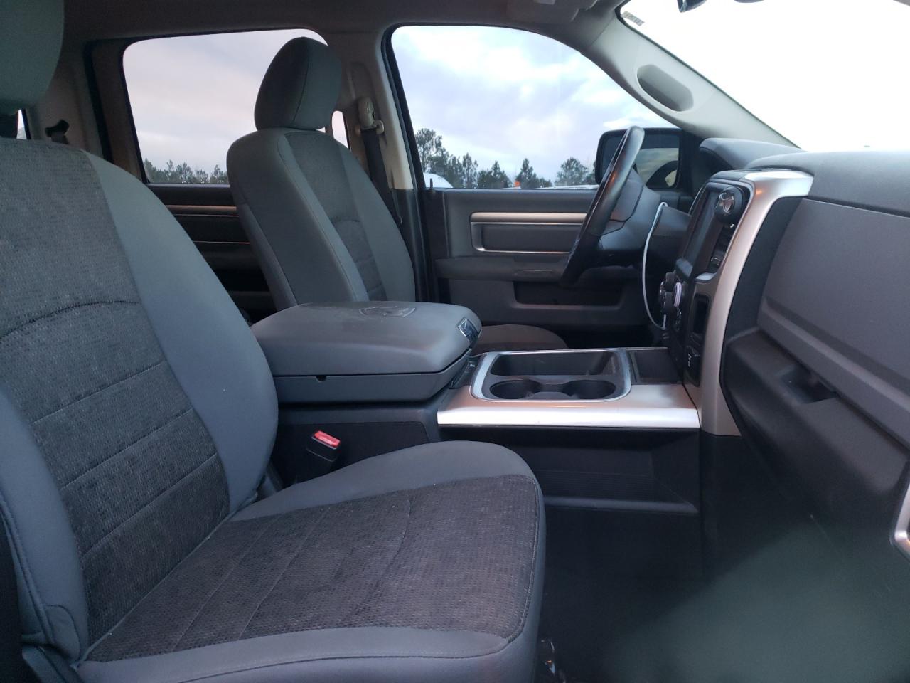 Photo 5 from auction – 2016 RAM 1500 SLT with VIN 1C6RR7LTXGS137819