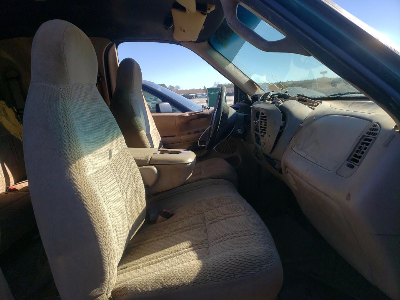 Photo 5 from auction – 1997 FORD F150 with VIN 1FTDX0765VKC99228