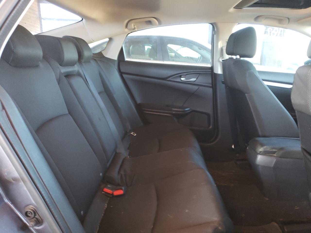 Photo 6 from auction – 2016 HONDA CIVIC EX with VIN 19XFC2F81GE047176