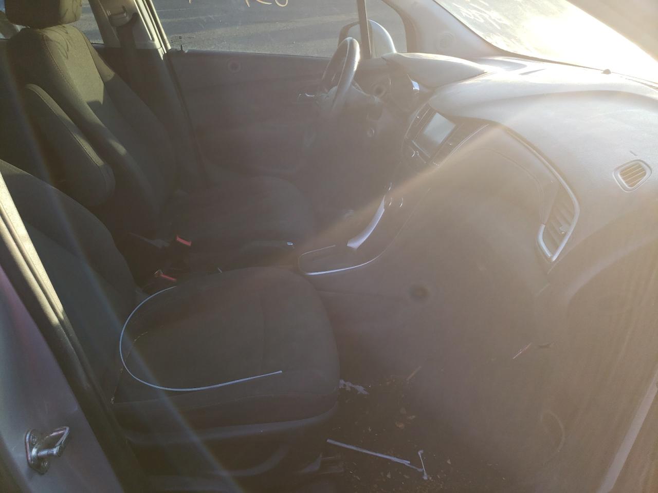 Photo 5 from auction – 2017 CHEVROLET TRAX LS with VIN 3GNCJKSB0HL249926