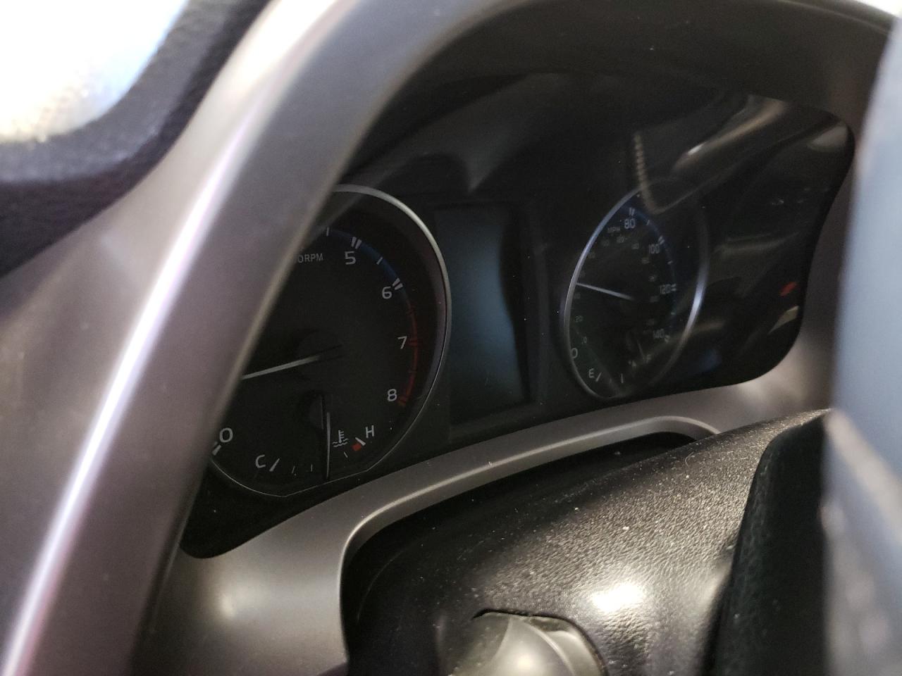Photo 8 from auction – 2018 TOYOTA RAV4 ADVEN with VIN JTMRFREV6JD244485