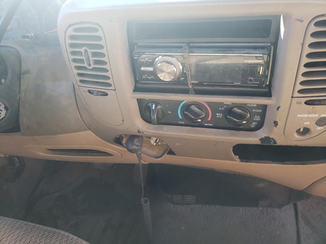 Photo 9 from auction – 1997 FORD F150 with VIN 1FTDX0765VKC99228
