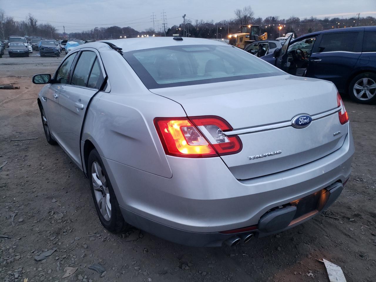 Photo 3 from auction – 2011 FORD TAURUS SEL with VIN 1FAHP2EW4BG182065