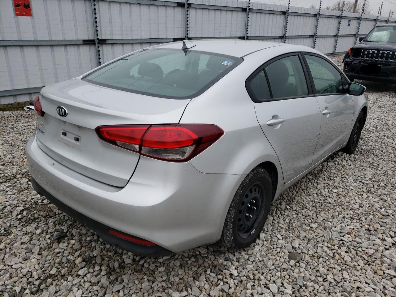 Photo 4 from auction – 2019 KIA FORTE LX with VIN 3KPFK4A78HE061297