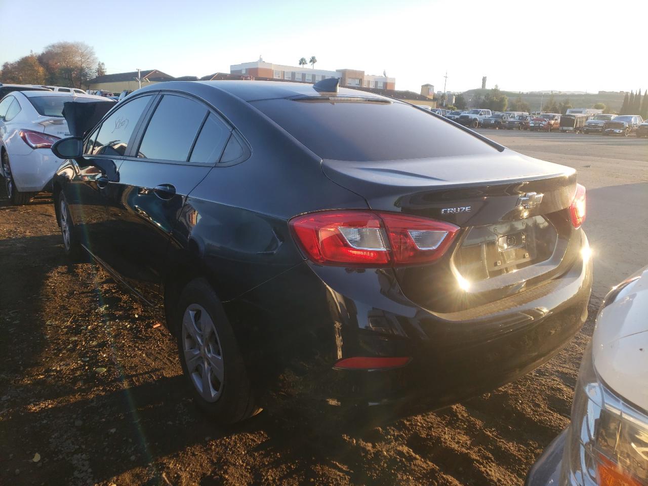 Photo 3 from auction – 2018 CHEVROLET CRUZE LS with VIN 1G1BC5SM1J7205633