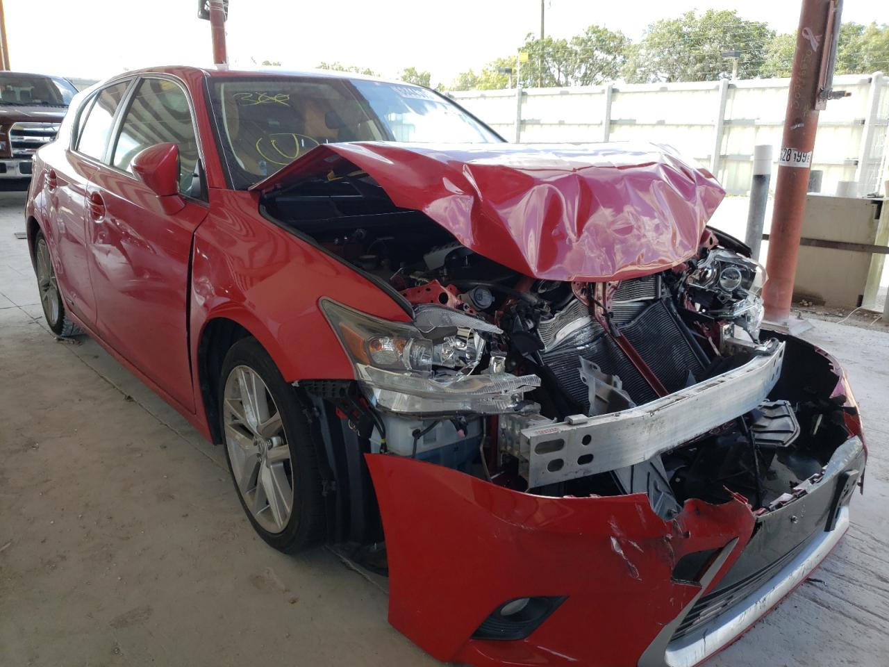 LEXUS CT 200 2014 with VIN JTHKD5BH6E2181032 - Photo from auction