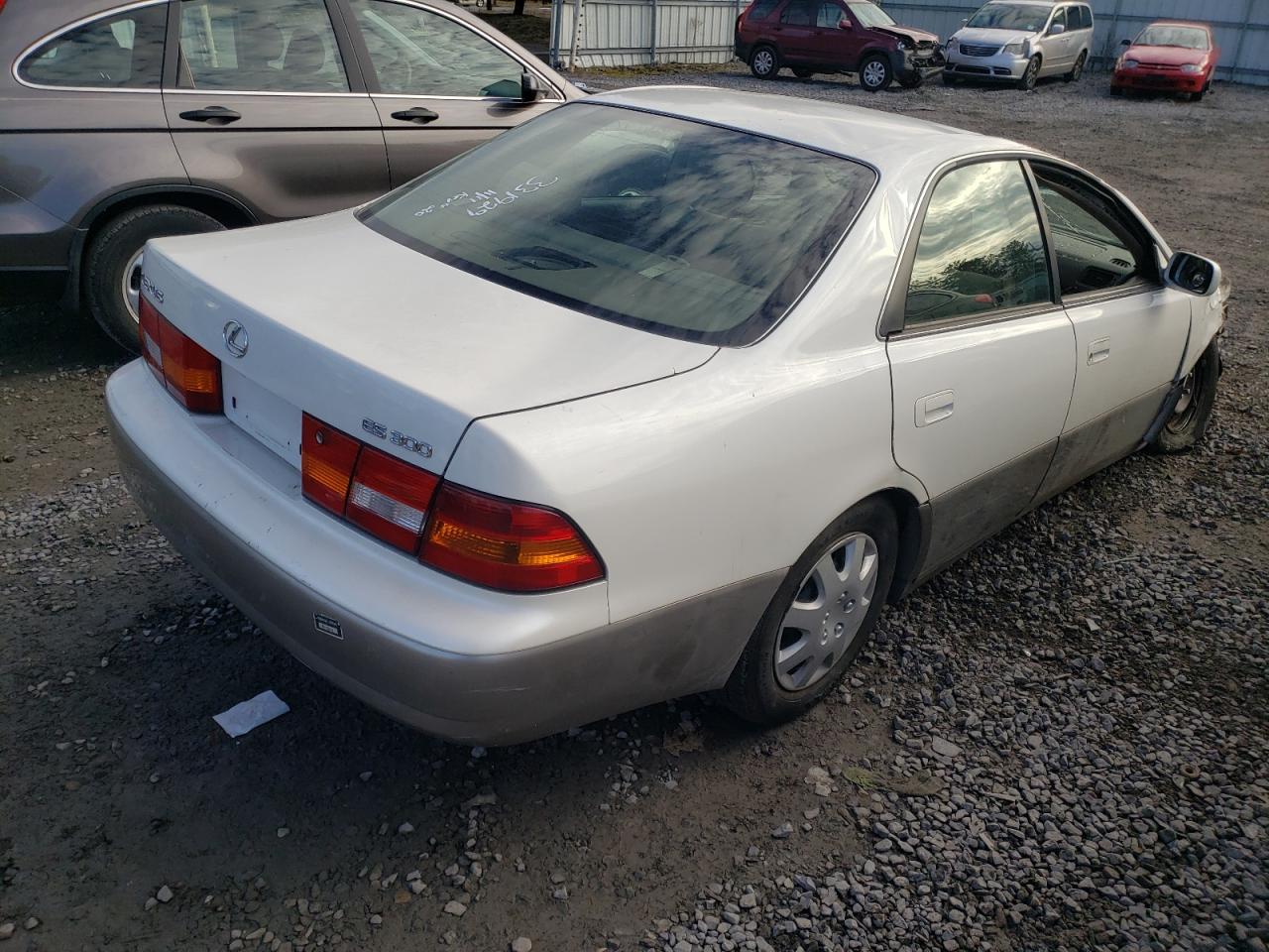 Photo 4 from auction – 1999 LEXUS ES 300 with VIN JT8BF28G8X5069227