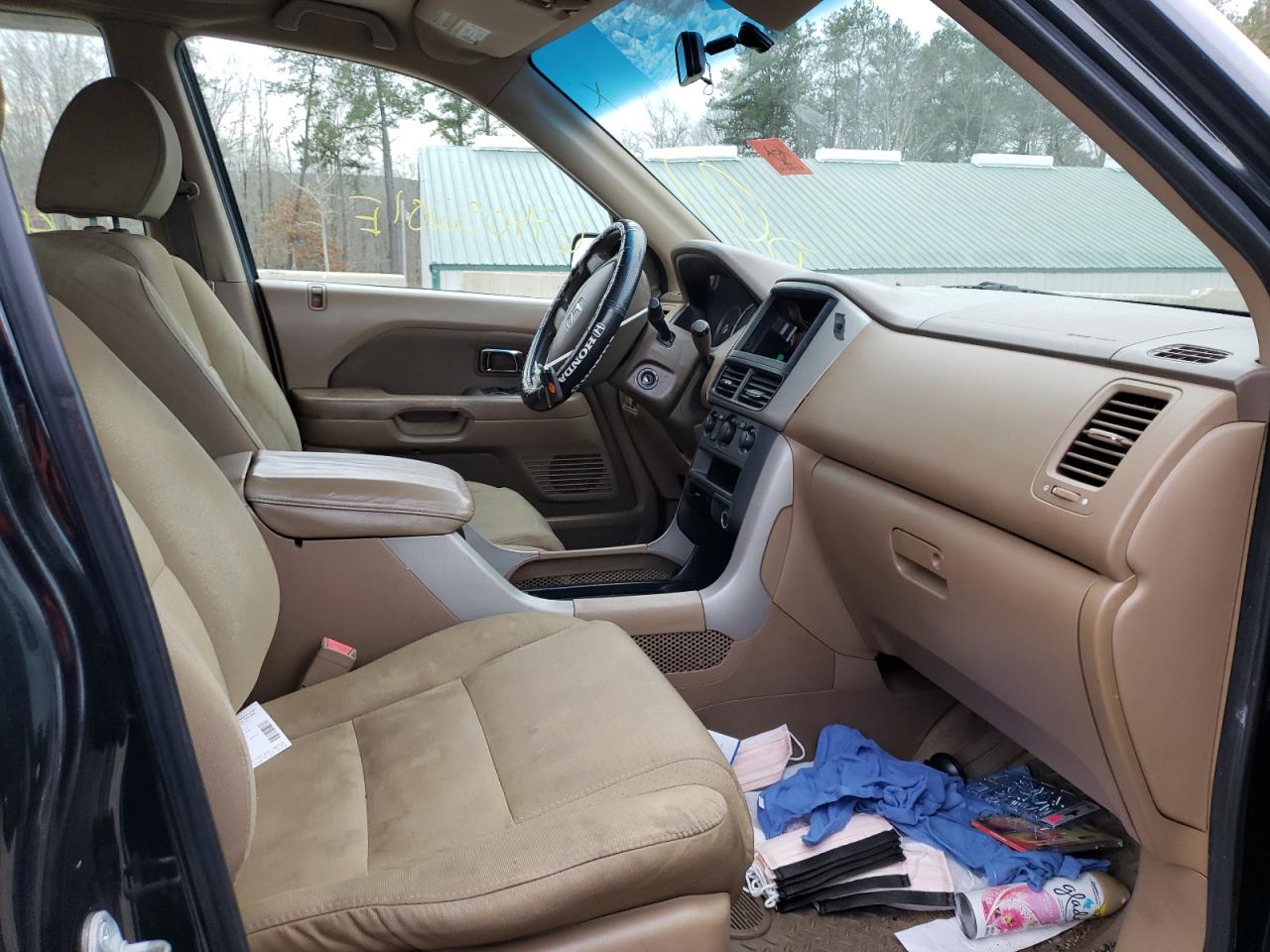 Photo 5 from auction – 2006 HONDA PILOT LX with VIN 2HKYF18156H519819