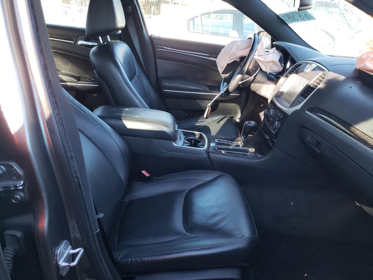 Photo 5 from auction – 2011 CHRYSLER 300 LIMITE with VIN 2C3CA5CG1BH516015
