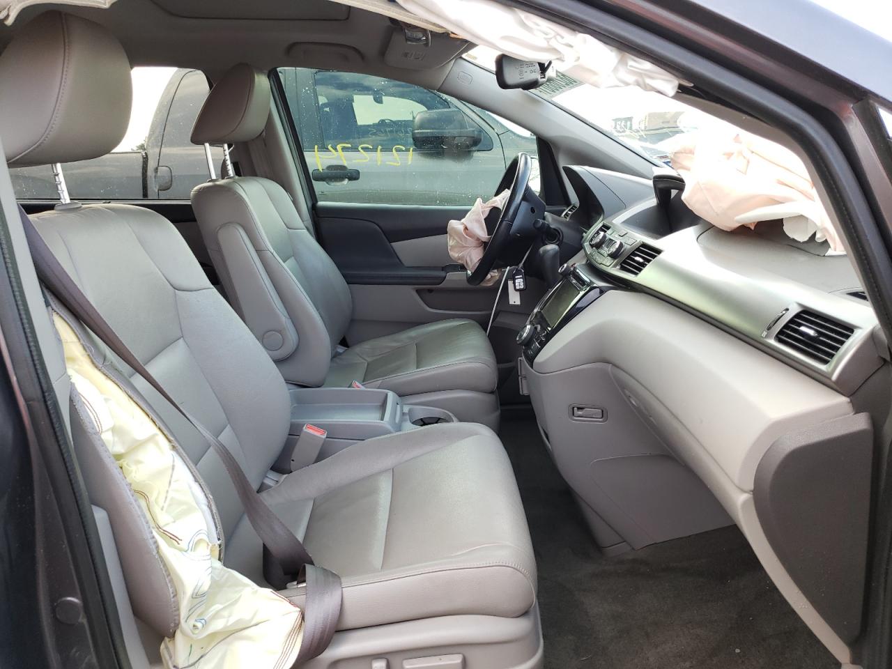 Photo 5 from auction – 2016 HONDA ODYSSEY EX with VIN 5FNRL5H61GB042919