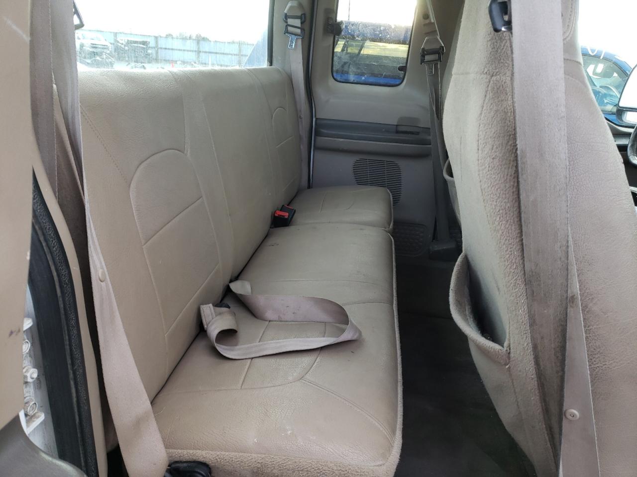 Photo 6 from auction – 2000 FORD F250 SUPER with VIN 1FTNX21F2YEA60800
