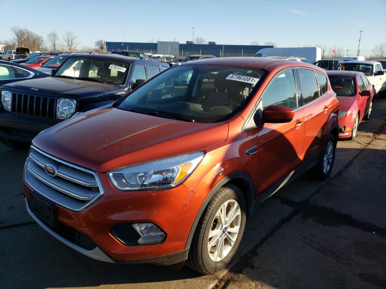Photo 2 from auction – 2019 FORD ESCAPE SE with VIN 1FMCU0GD3KUA52918