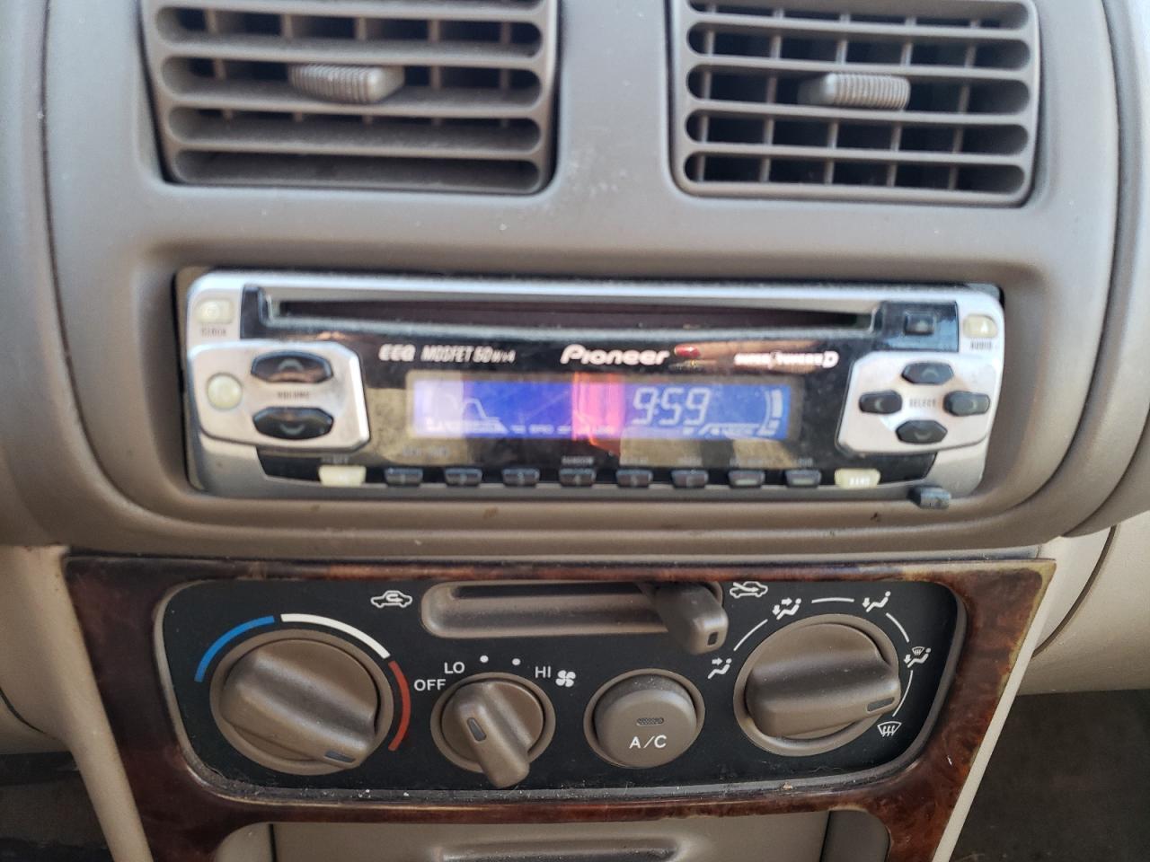 Photo 10 from auction – 1998 TOYOTA COROLLA VE with VIN 2T1BR18E3WC095625