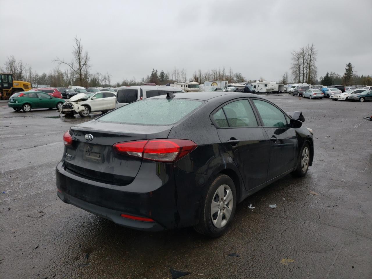 Photo 4 from auction – 2017 KIA FORTE LX with VIN 3KPFK4A70HE018735