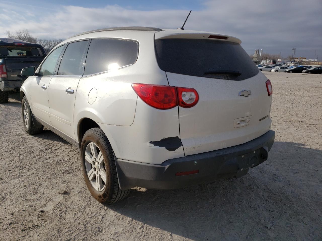 Photo 3 from auction – 2011 CHEVROLET TRAVERSE L with VIN 1GNKRJED6BJ181139
