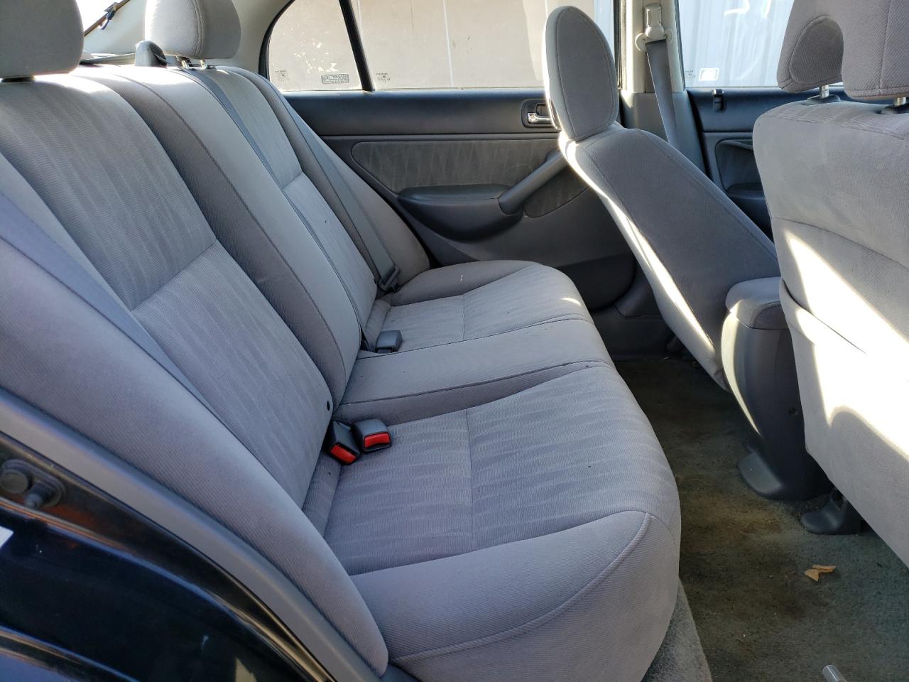 Photo 6 from auction – 2004 HONDA CIVIC LX with VIN 2HGES16554H504457