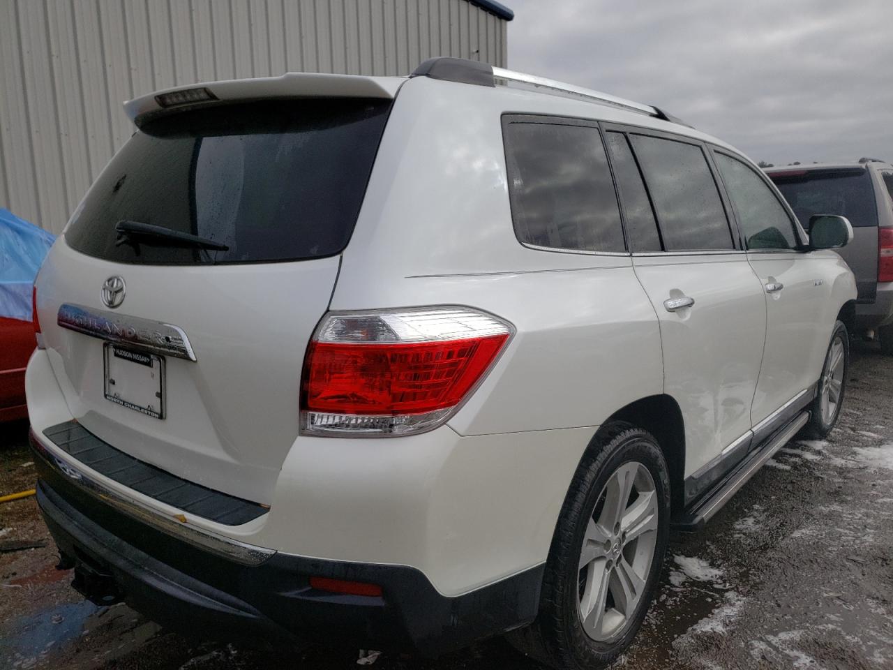 Photo 4 from auction – 2013 TOYOTA HIGHLANDER with VIN 5TDYK3EH2DS109009