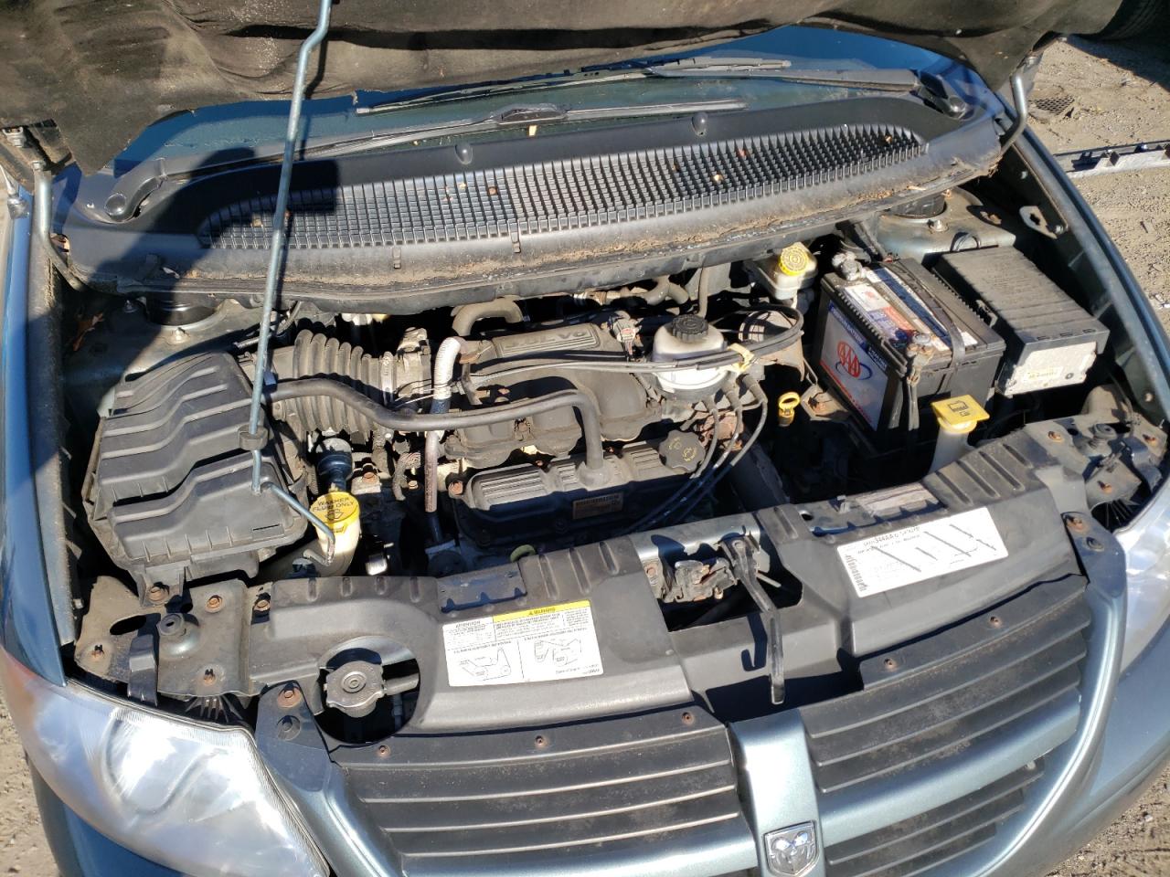 Photo 7 from auction – 2005 DODGE GRAND CARA with VIN 2D8GP44L75R443640