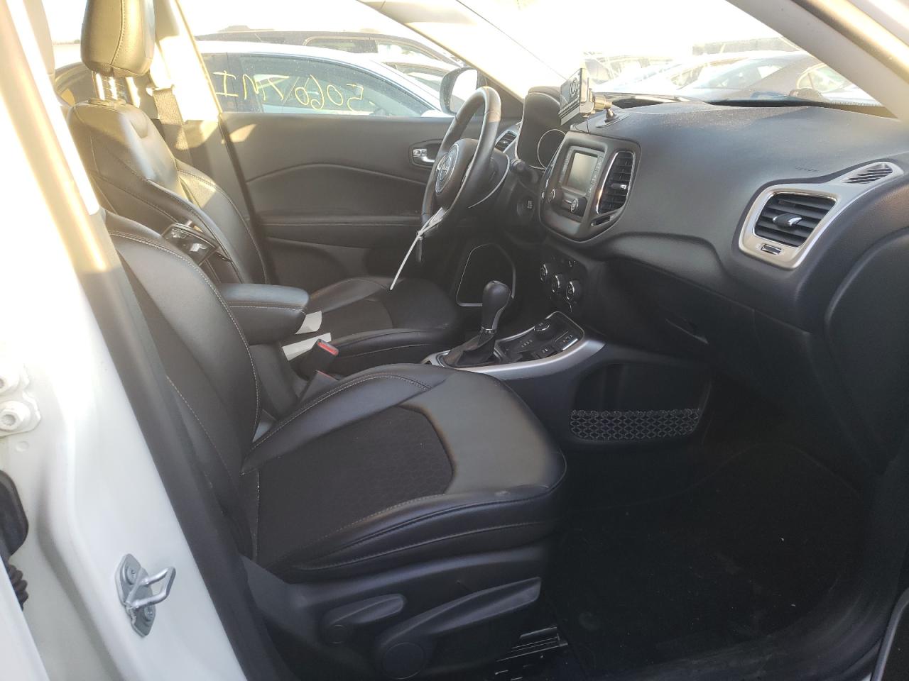 Photo 5 from auction – 2017 JEEP COMPASS LA with VIN 3C4NJDBB9HT665390