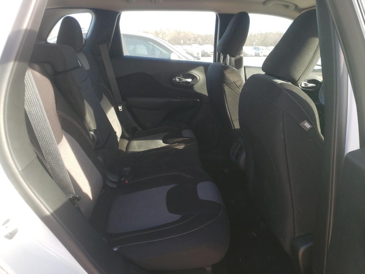 Photo 6 from auction – 2015 JEEP CHEROKEE S with VIN 1C4PJMAB7FW773072