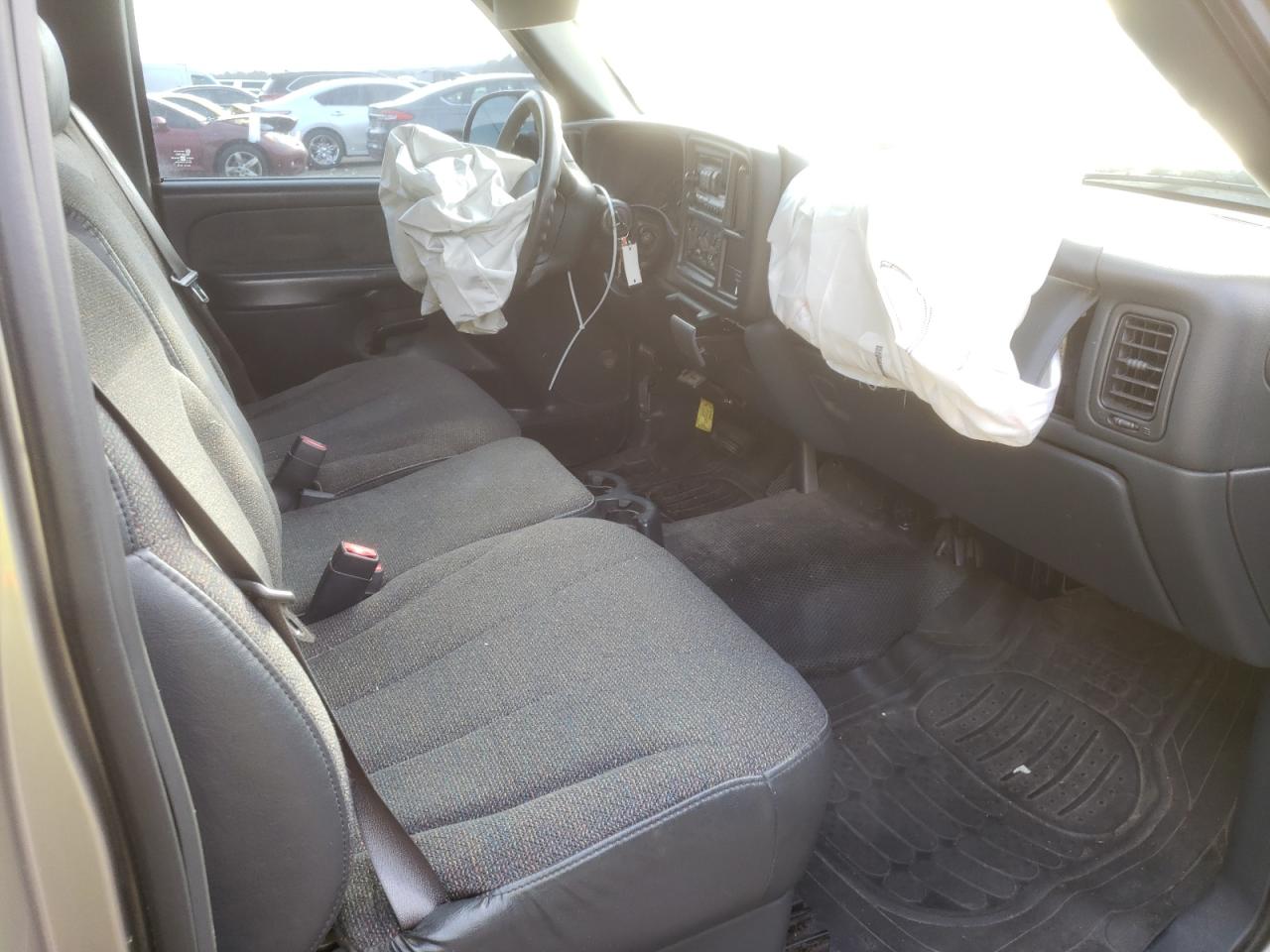 Photo 5 from auction – 2002 CHEVROLET SILVERADO with VIN 1GCEC14V72Z166152