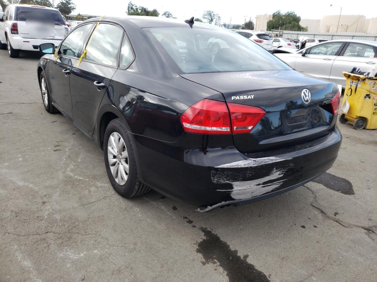 Photo 3 from auction – 2015 VOLKSWAGEN PASSAT S with VIN 1VWAT7A39FC009605