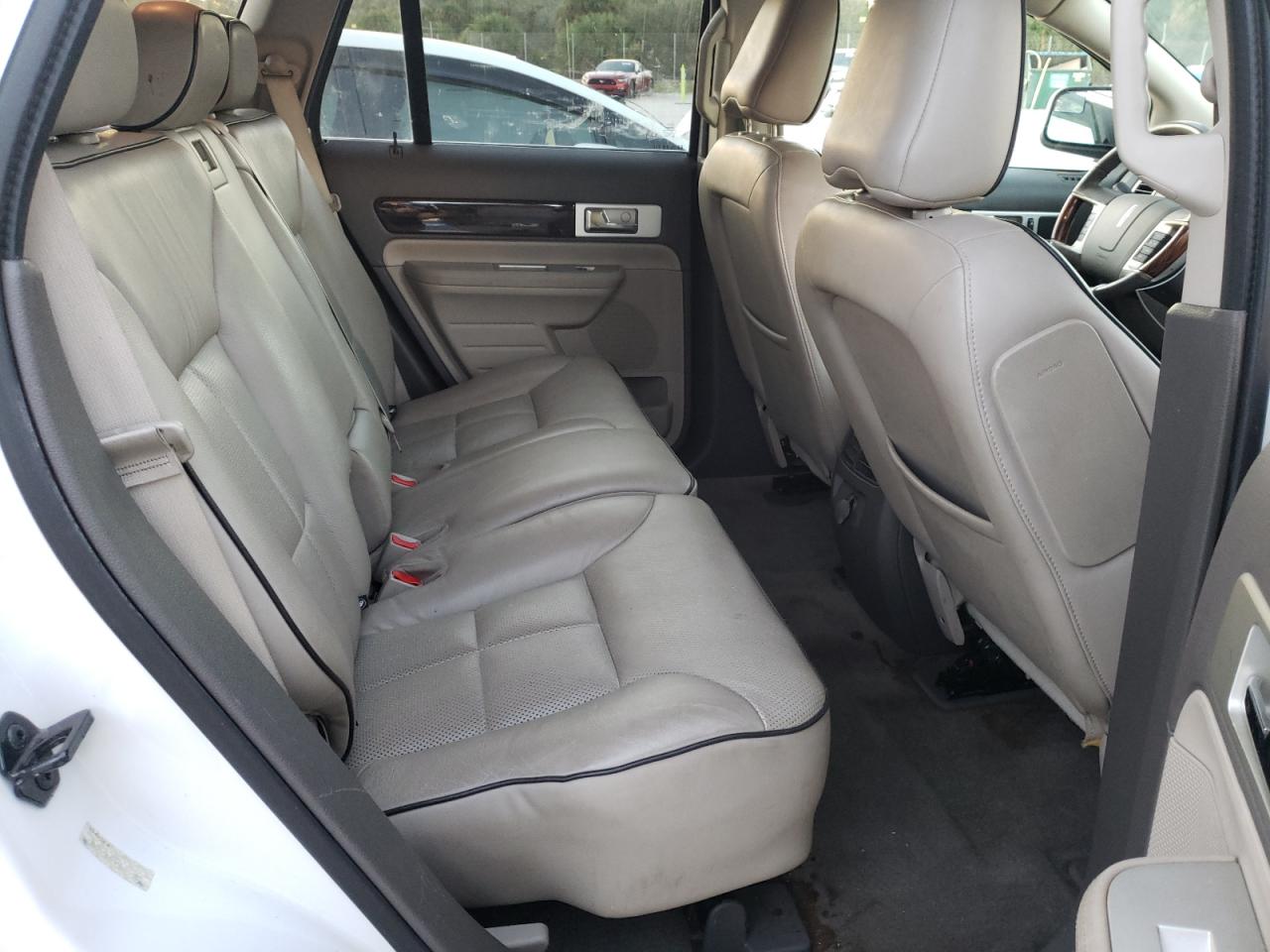 Zdjęcie 6 z aukcji – 2010 LINCOLN MKX z VIN 2LMDJ8JC5ABJ27686