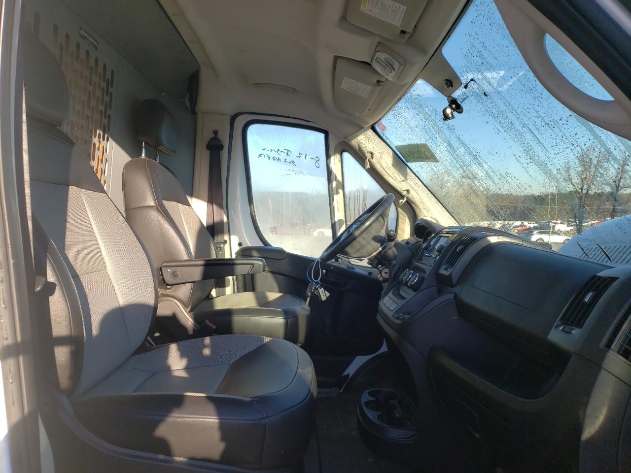 Photo 5 from auction – 2017 RAM PROMASTER with VIN 3C6TRVBG9HE551001