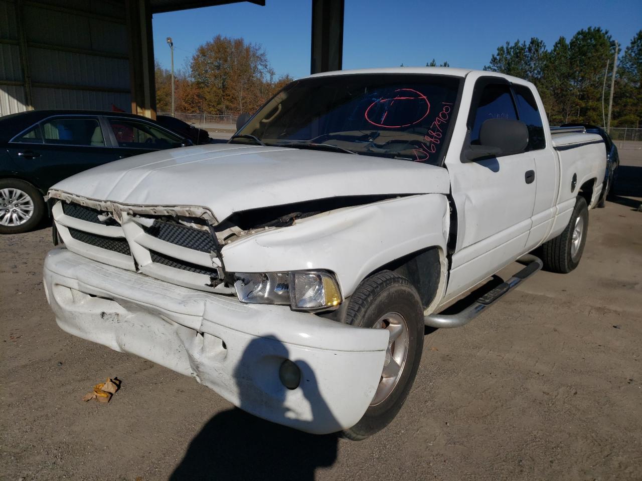 Photo 2 from auction – 2000 DODGE RAM 1500 with VIN 1B7HC13Z5YJ141677