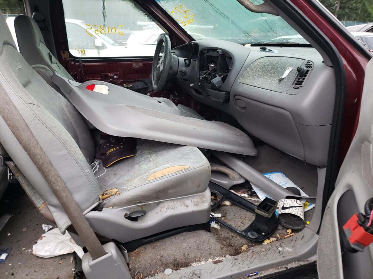 Photo 5 from auction – 1998 FORD F150 with VIN 2FTRX08L7WCA46329