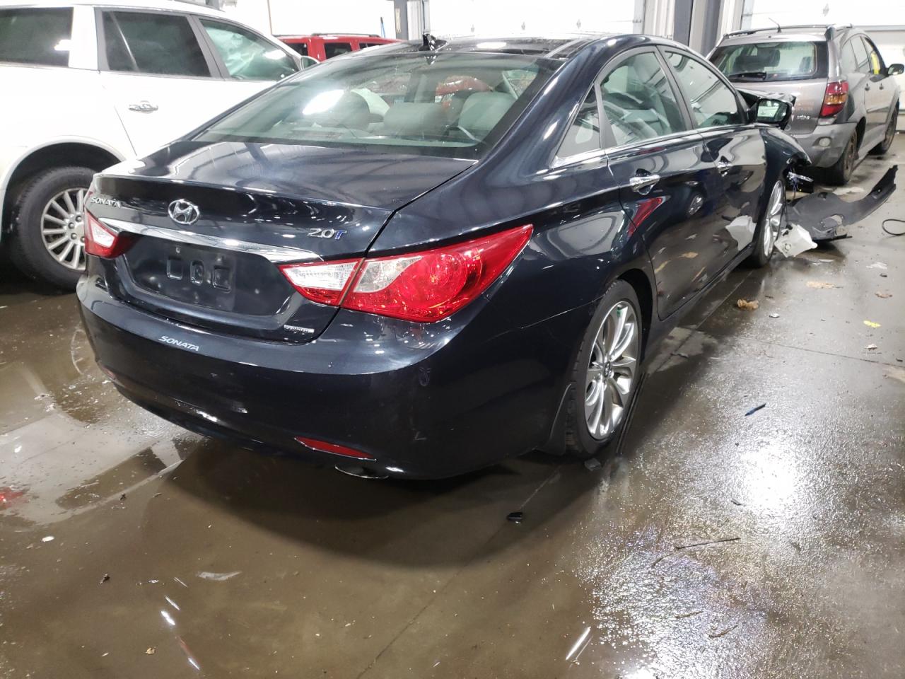 Photo 4 from auction – 2013 HYUNDAI SONATA SE with VIN 5NPEC4AB0DH510765