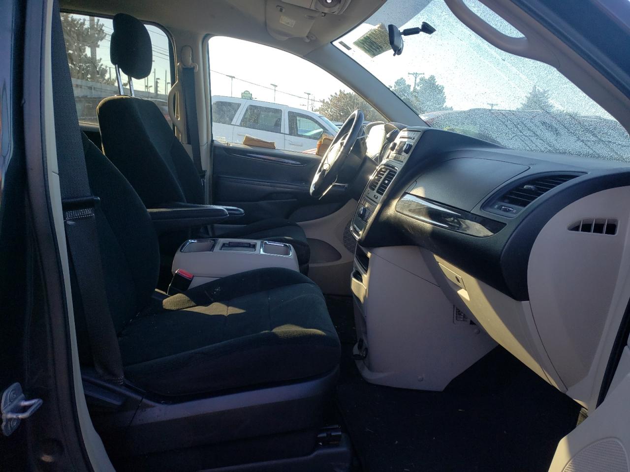 Photo 5 from auction – 2012 DODGE GRAND CARA with VIN 2C4RDGDG6CR108595