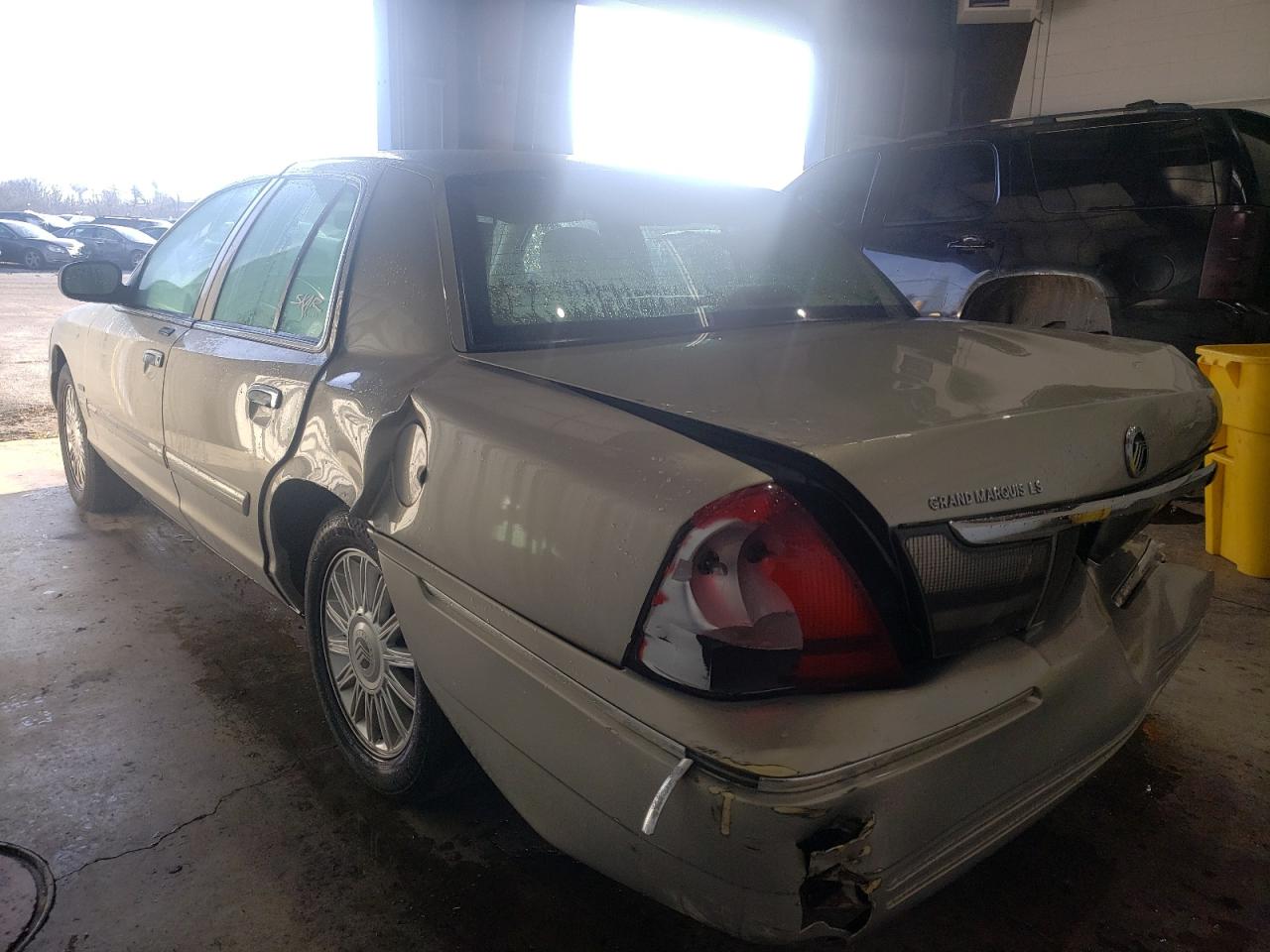 Photo 3 from auction – 2010 MERCURY GRAND MARQ with VIN 2MEBM7FV7AX602596