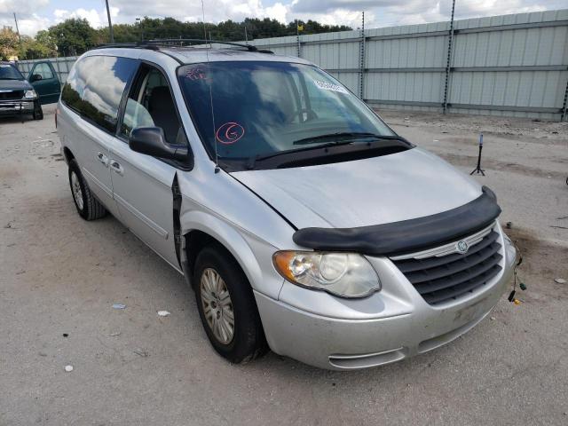 Photo 1 from auction – 2007 CHRYSLER TOWN & COU with VIN 2A4GP44RX7R108937