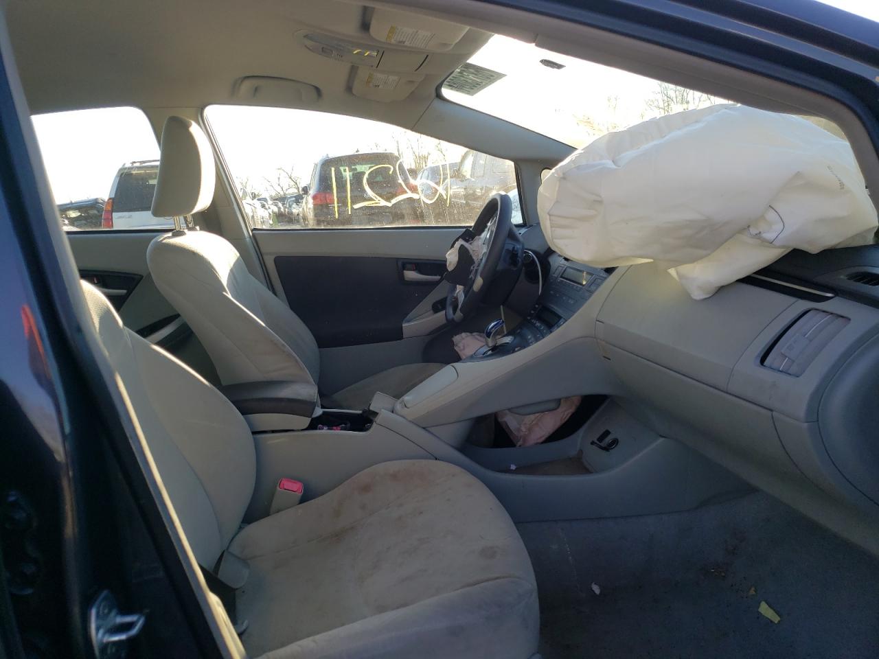 Photo 5 from auction – 2011 TOYOTA PRIUS with VIN JTDKN3DU3B1400883