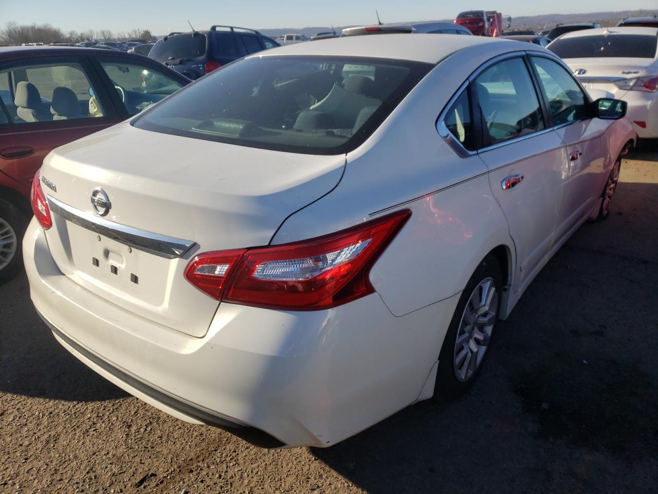 Photo 4 from auction – 2016 NISSAN ALTIMA 2.5 with VIN 1N4AL3AP2GC176748