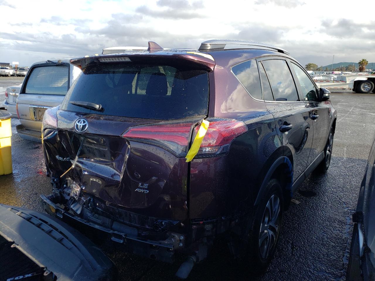 Photo 4 from auction – 2017 TOYOTA RAV4 LE with VIN 2T3BFREV3HW640694
