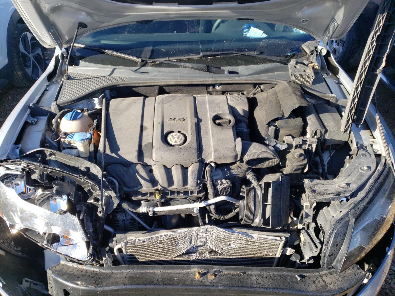 Photo 7 from auction – 2014 VOLKSWAGEN PASSAT S with VIN 1VWAP7A38EC023742
