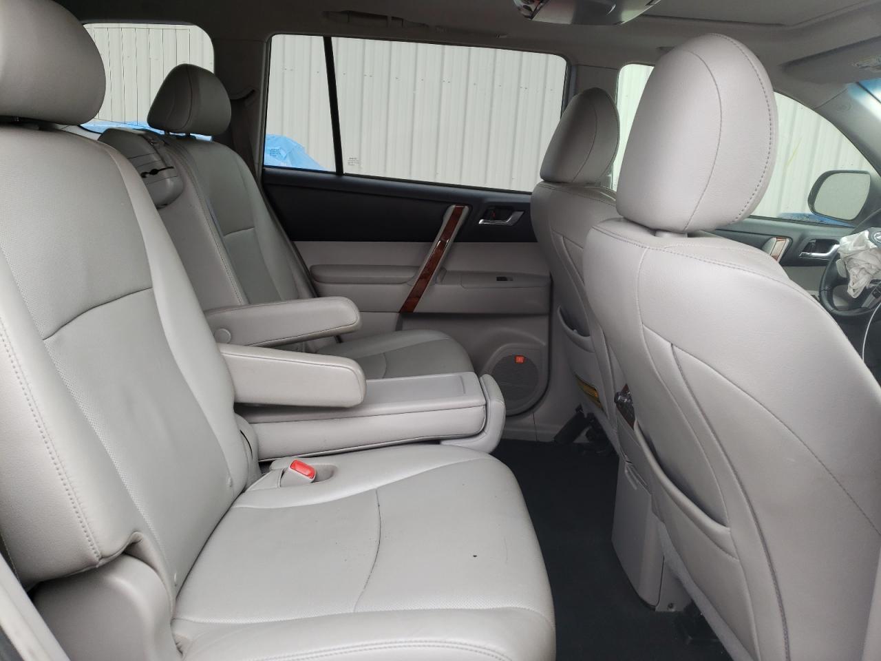 Photo 6 from auction – 2013 TOYOTA HIGHLANDER with VIN 5TDYK3EH2DS109009