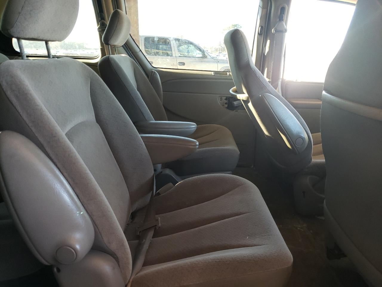 Photo 6 from auction – 2003 DODGE CARAVAN SE with VIN 1D4GP25R53B256739